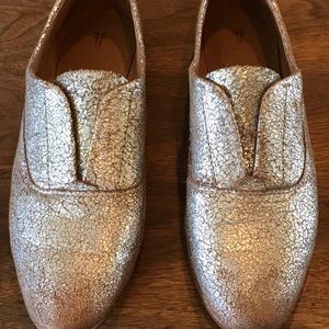 Frye Terri Silver Metallic Loafers 10